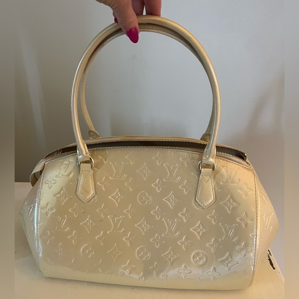 Louis Vuitton Vernis Sherwood Purse - Picture 2 of 15